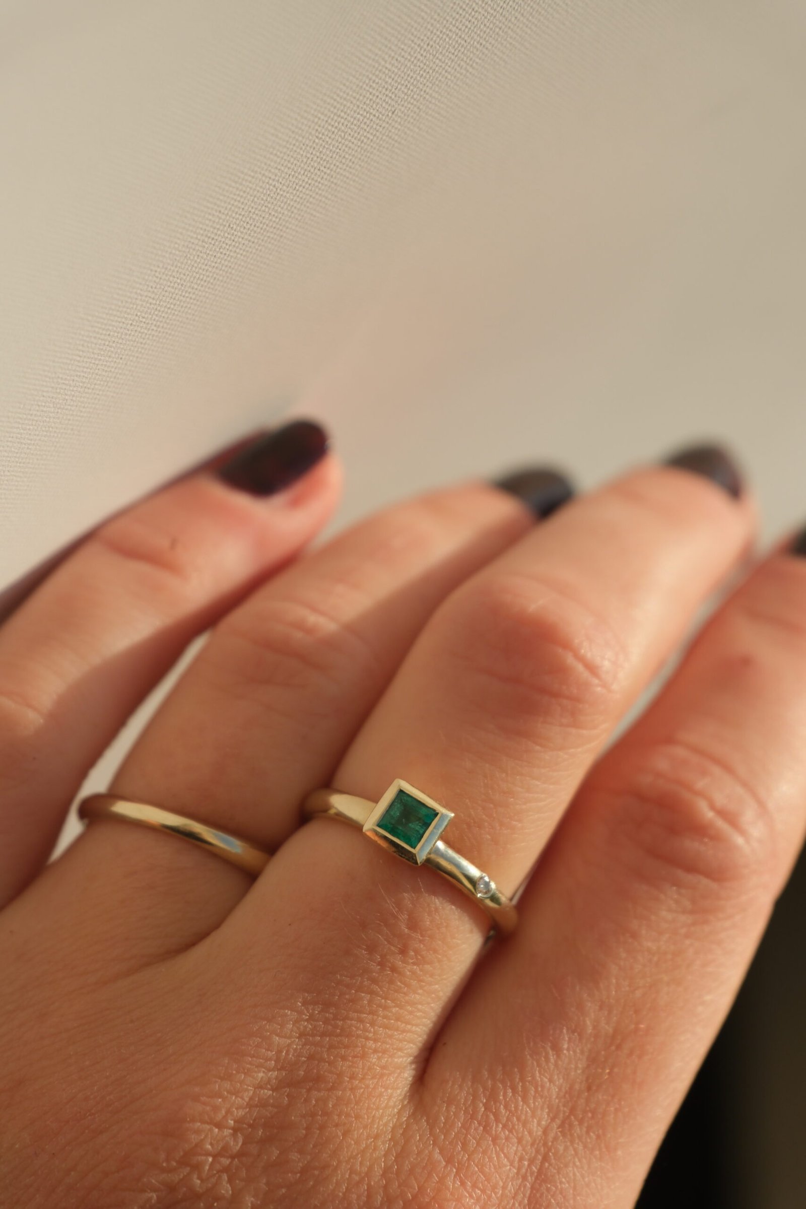 gold emerald ring